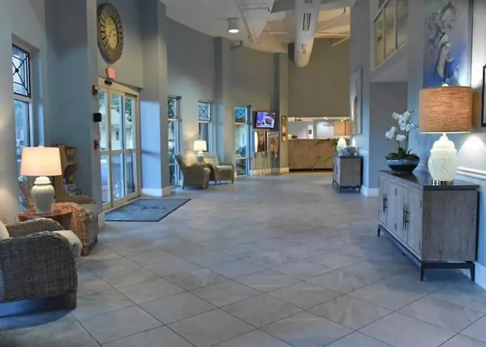 Pelican Beach Resort-Walkout Unit-On The Beach
